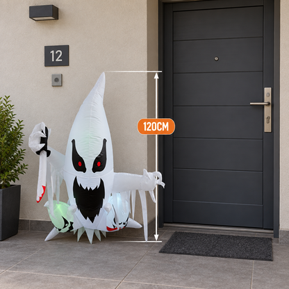 Fantasma inflable de 120 cm junto a la puerta de un departamento